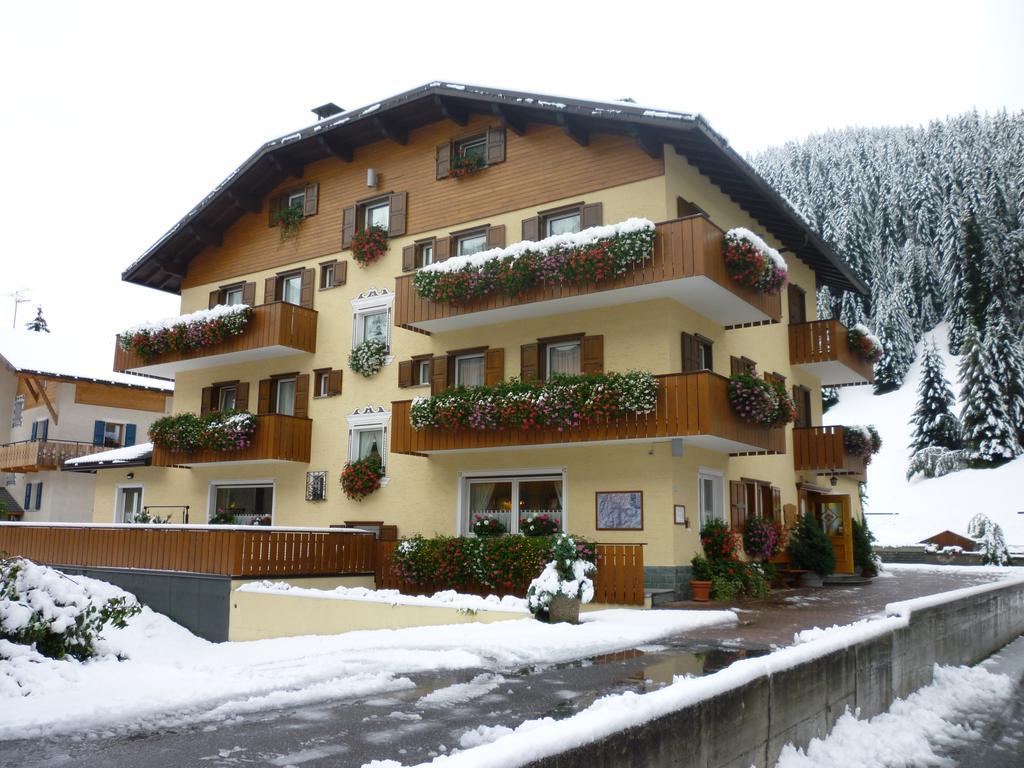 Hotel I Rododendri ヴァルフルヴァ エクステリア 写真