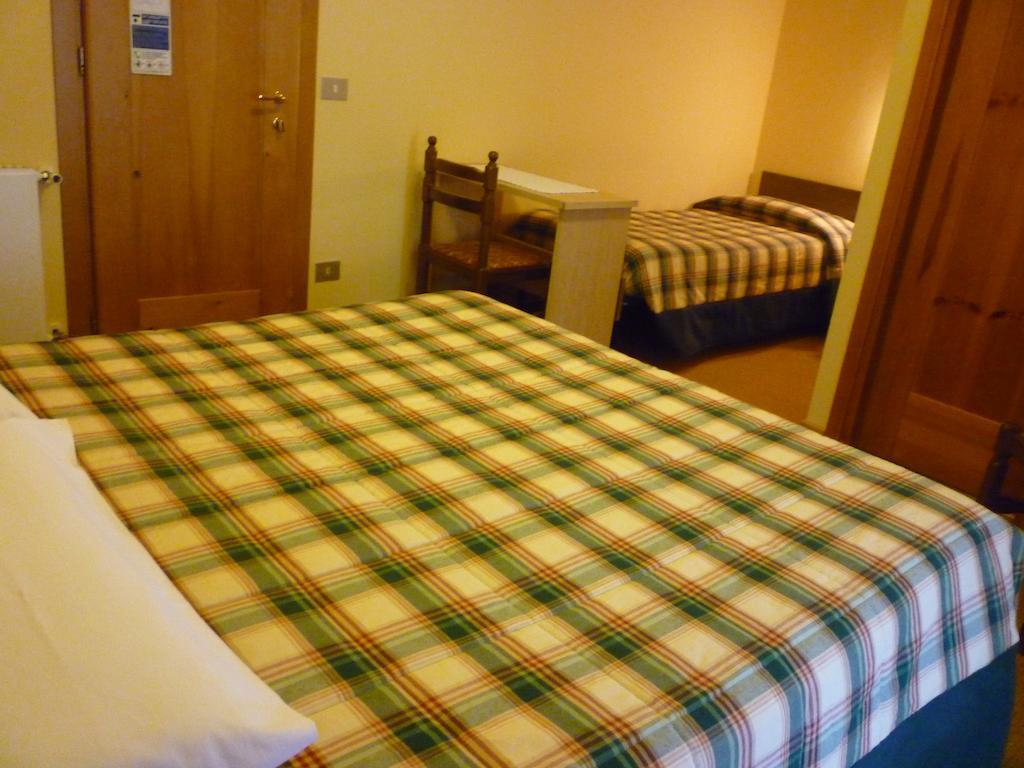 Hotel I Rododendri ヴァルフルヴァ 部屋 写真