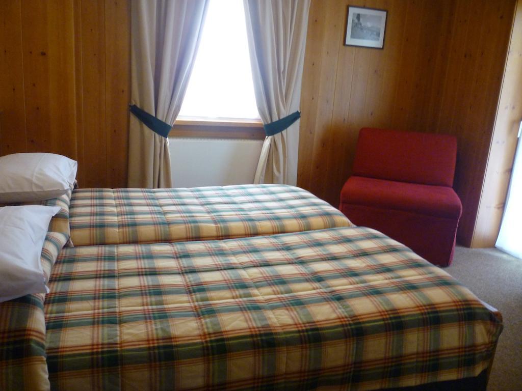 Hotel I Rododendri ヴァルフルヴァ エクステリア 写真