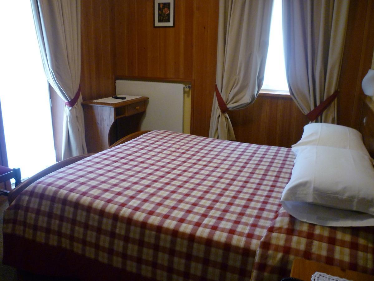 Hotel I Rododendri ヴァルフルヴァ 部屋 写真