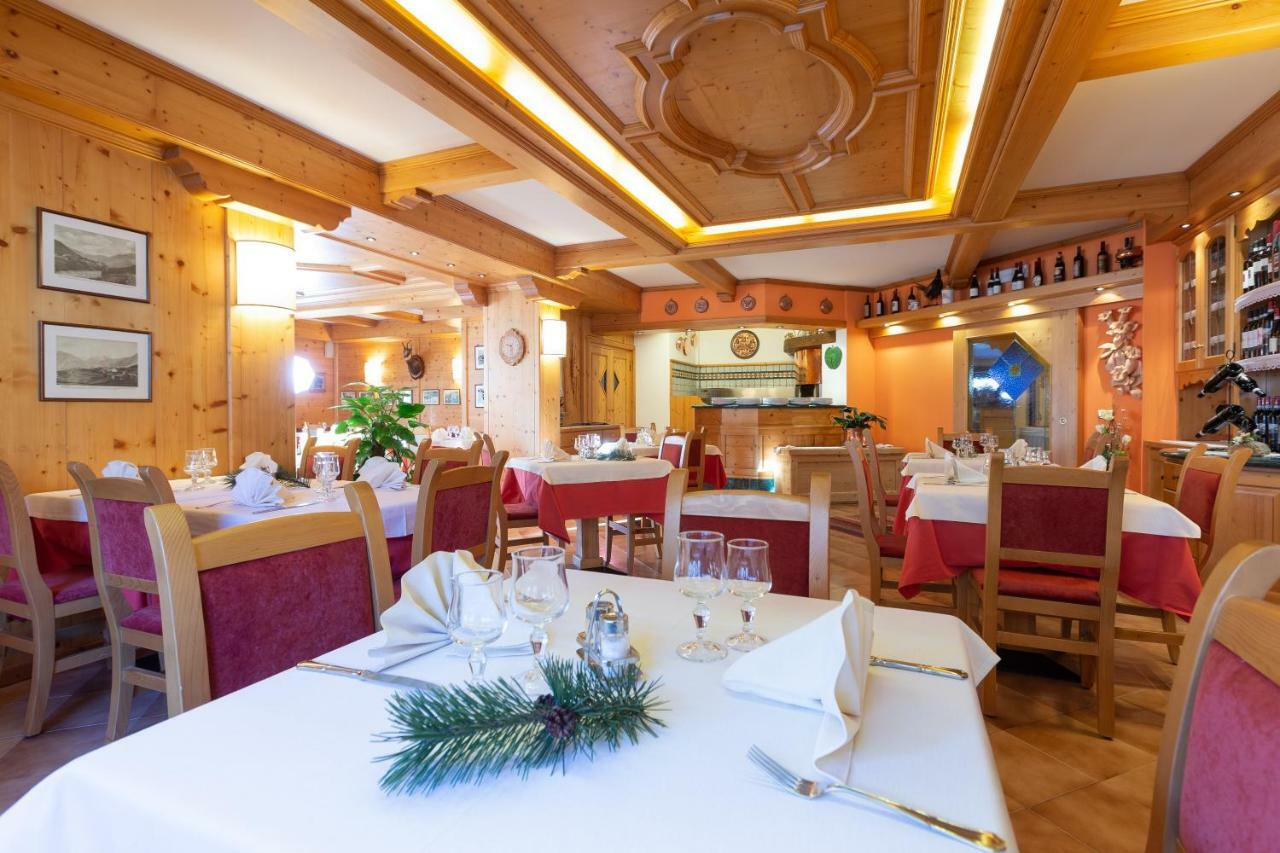 Hotel I Rododendri ヴァルフルヴァ エクステリア 写真